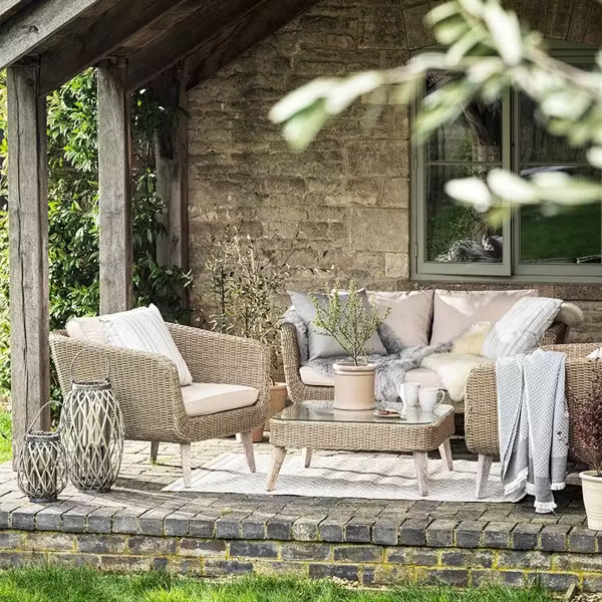 Cerney 4 Piece Garden Lounge Furniture Set