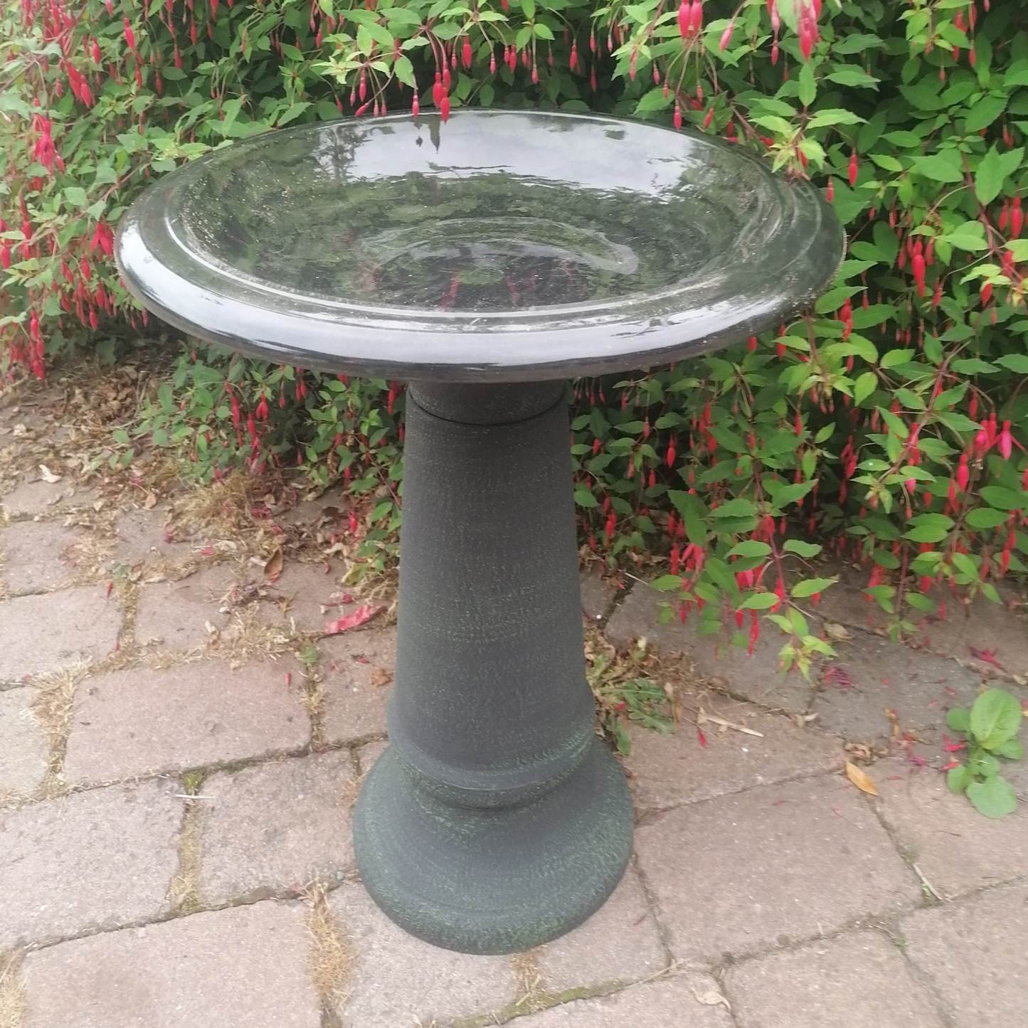 Fibre Clay Hunter Green Classic Bird Bath