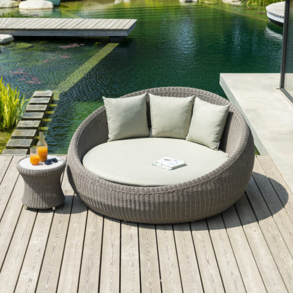 Hazelmere Round Daybed