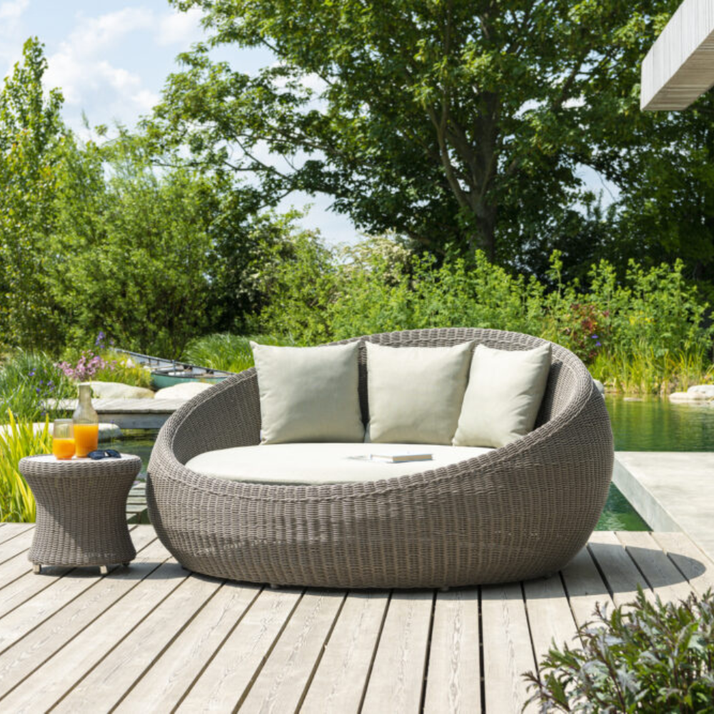 Hazelmere Round Daybed