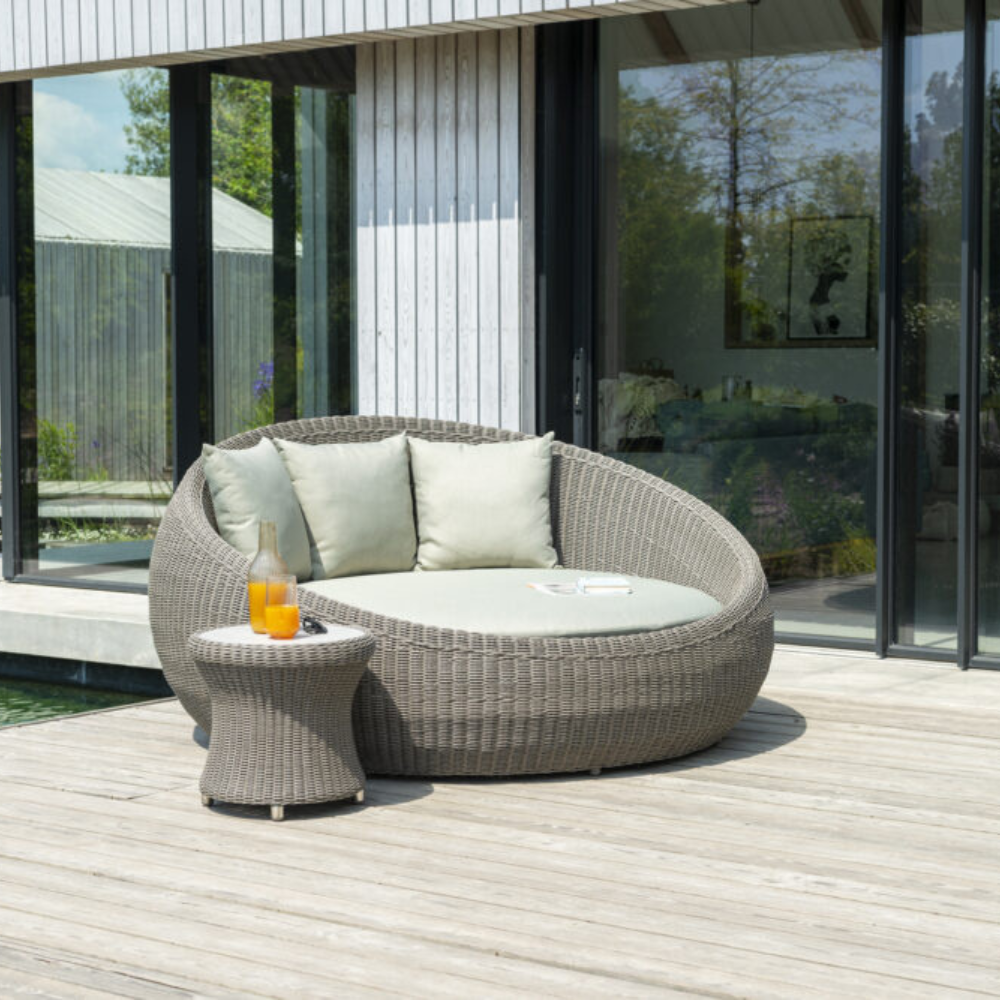 Hazelmere Round Daybed