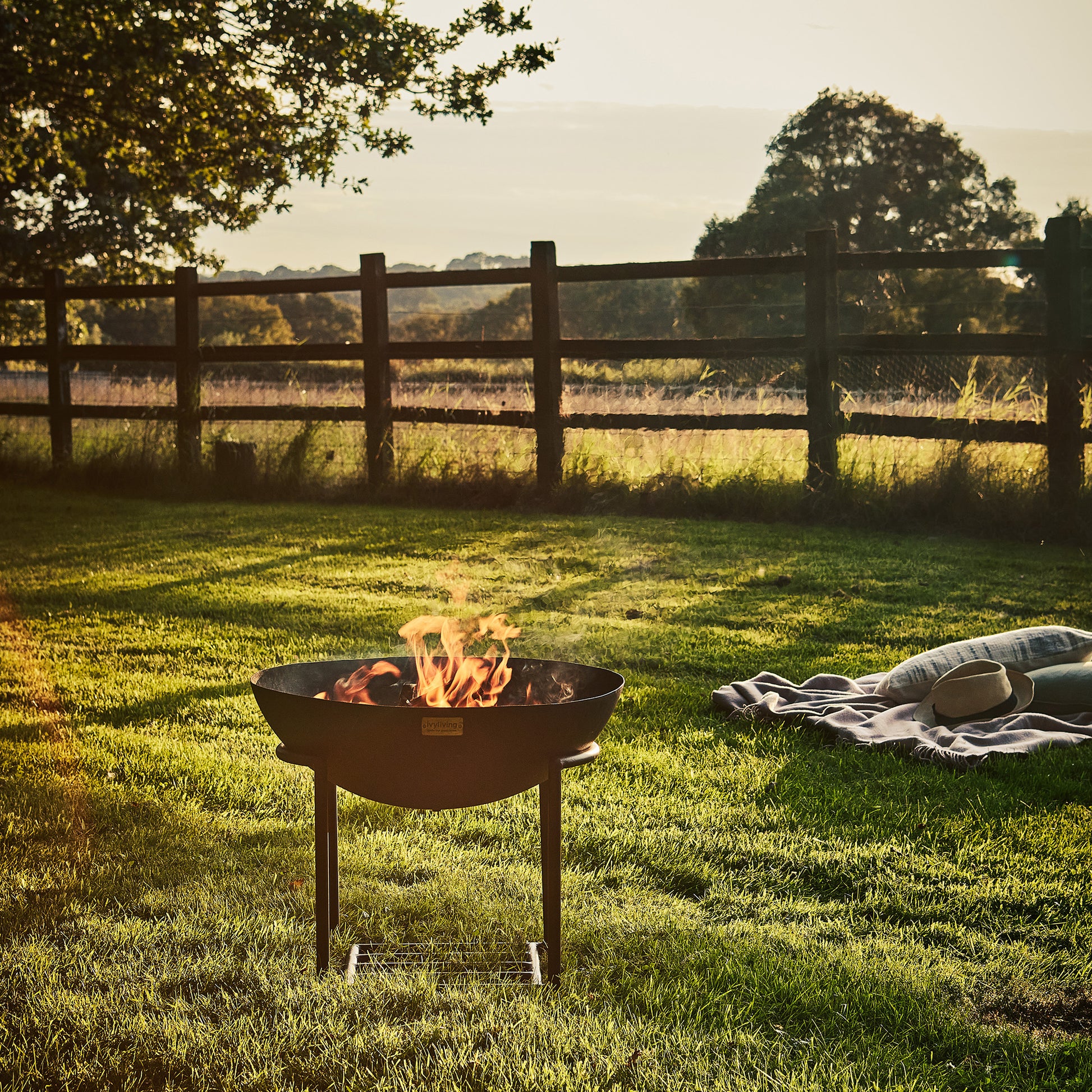 Outdoor Cast Iron Fire Pit in Rust