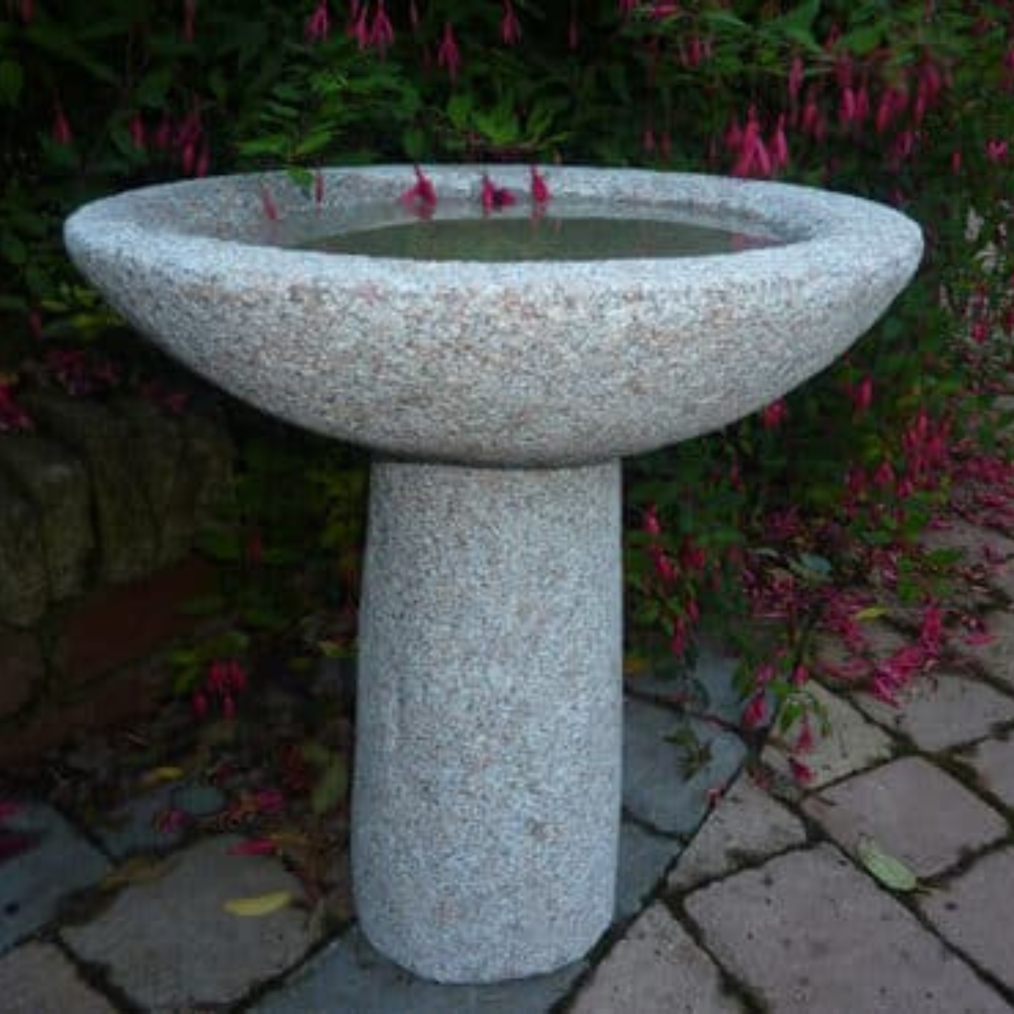 Round Bird Bath Pink Limestone