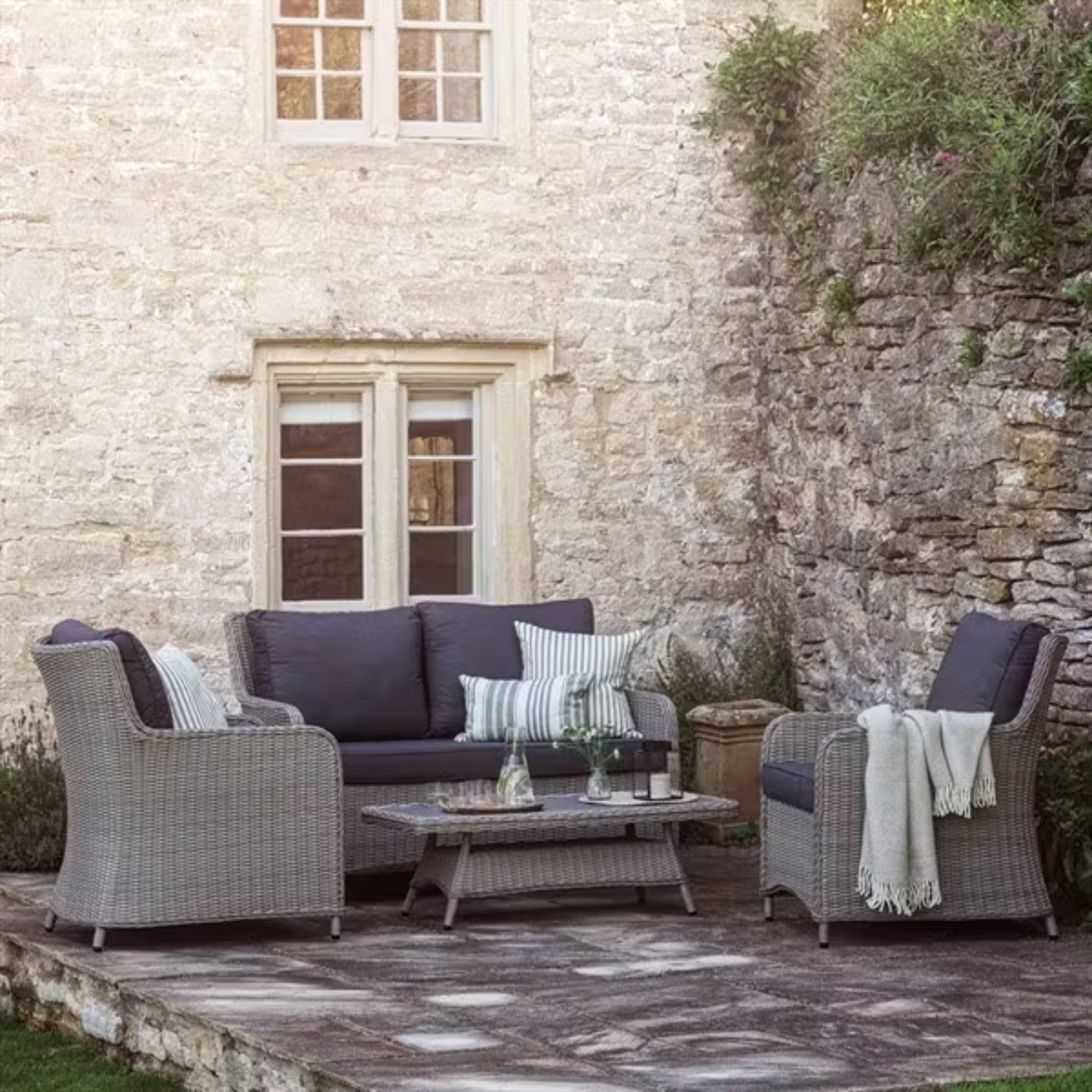 Sudgrove Lounge Outdoor Furniture Set