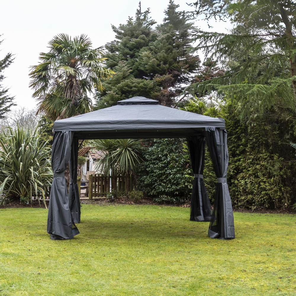 Eden 2.5m x 2.5m Gazebo with curtains